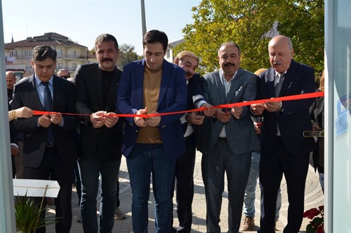 Kaymakam TUNCER, Üstünalp Yapı Dekorasyon’ un Açılışına Katıldı